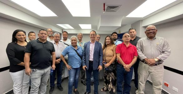 Reunión con el MOP y vecinos para abordar la problemática de inundaciones en Parque Lefevre