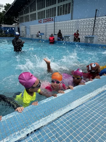 Galería del Curso de Natación – Junta Comunal de Parque Lefevre