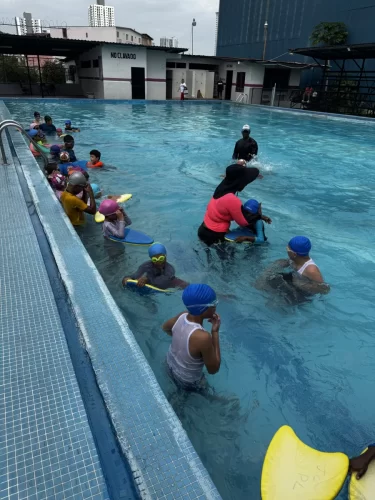 Galería del Curso de Natación – Junta Comunal de Parque Lefevre